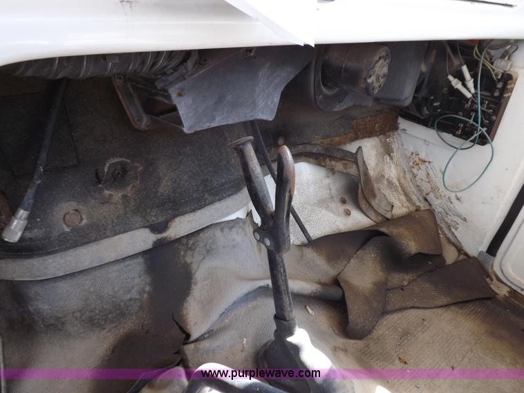 image for item I8492 1975 Ford F750E bucket truck