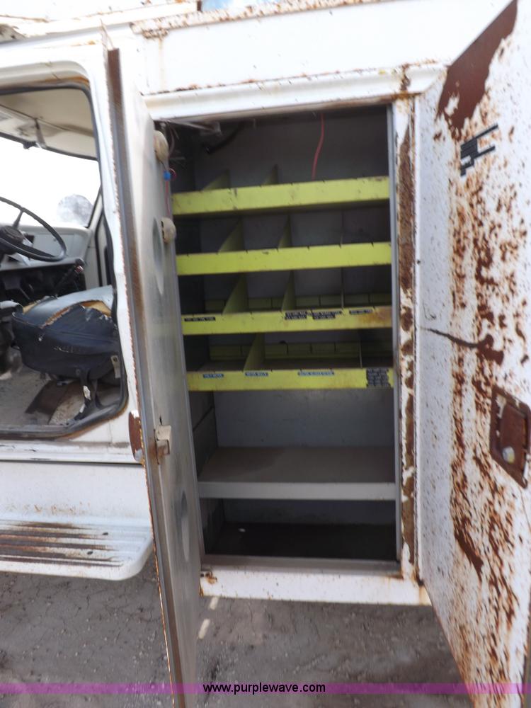 image for item I8492 1975 Ford F750E bucket truck