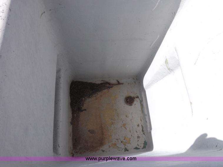 image for item I8492 1975 Ford F750E bucket truck