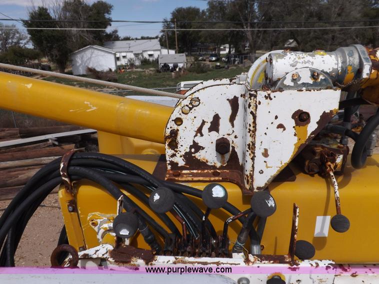 image for item I8492 1975 Ford F750E bucket truck