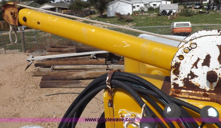 image for item I8492 1975 Ford F750E bucket truck