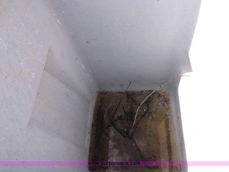 image for item I8492 1975 Ford F750E bucket truck