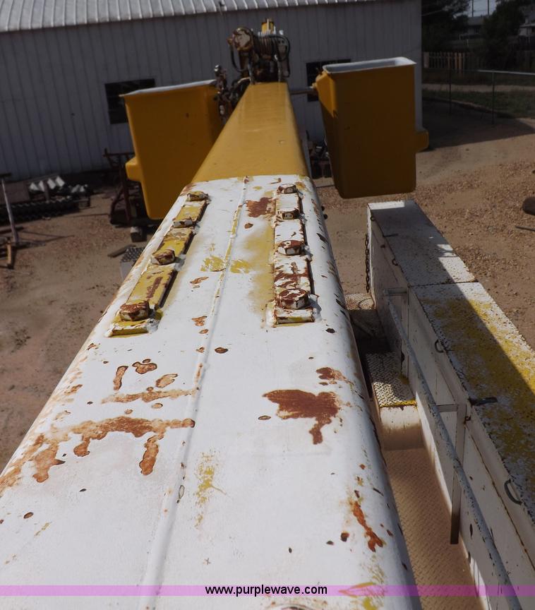 image for item I8492 1975 Ford F750E bucket truck