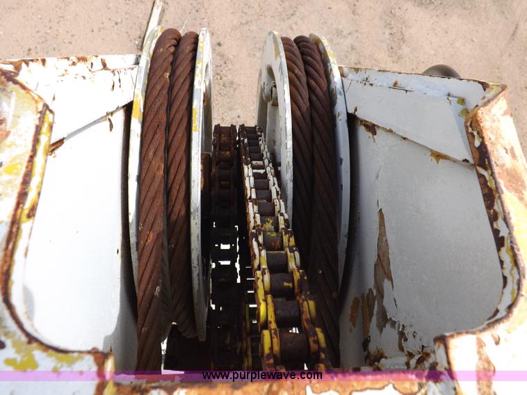 image for item I8492 1975 Ford F750E bucket truck