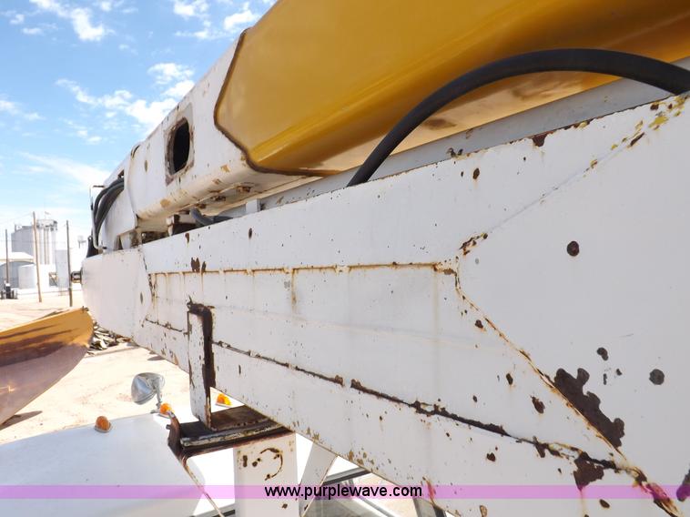 image for item I8492 1975 Ford F750E bucket truck