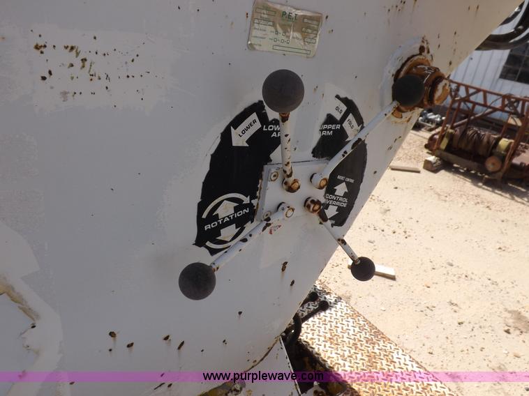 image for item I8492 1975 Ford F750E bucket truck