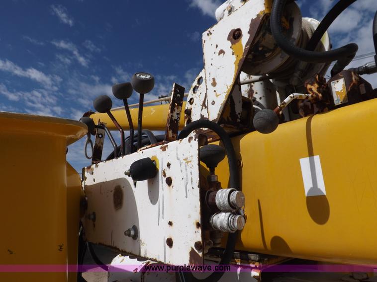 image for item I8492 1975 Ford F750E bucket truck