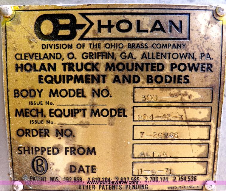 image for item I8492 1975 Ford F750E bucket truck