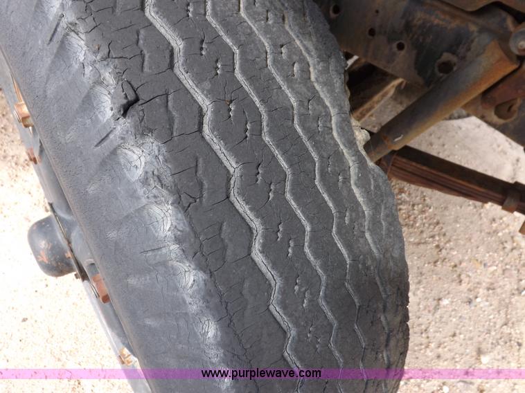 image for item I8492 1975 Ford F750E bucket truck