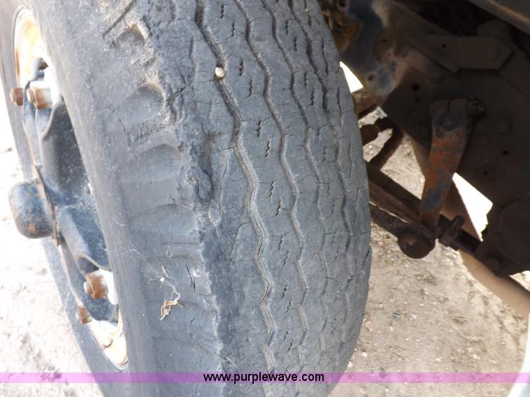 image for item I8492 1975 Ford F750E bucket truck