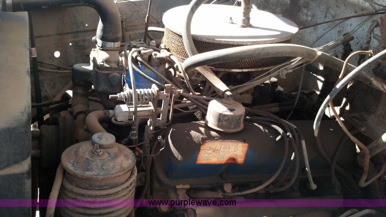 image for item I8492 1975 Ford F750E bucket truck