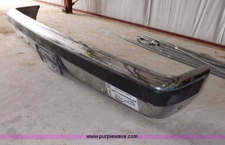 image for item I8498 198 Ford F350 chrome bumper