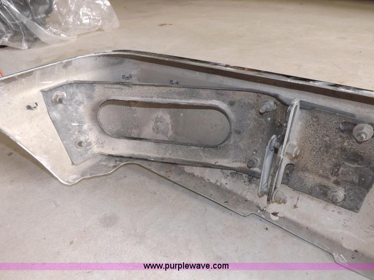 image for item I8498 198 Ford F350 chrome bumper