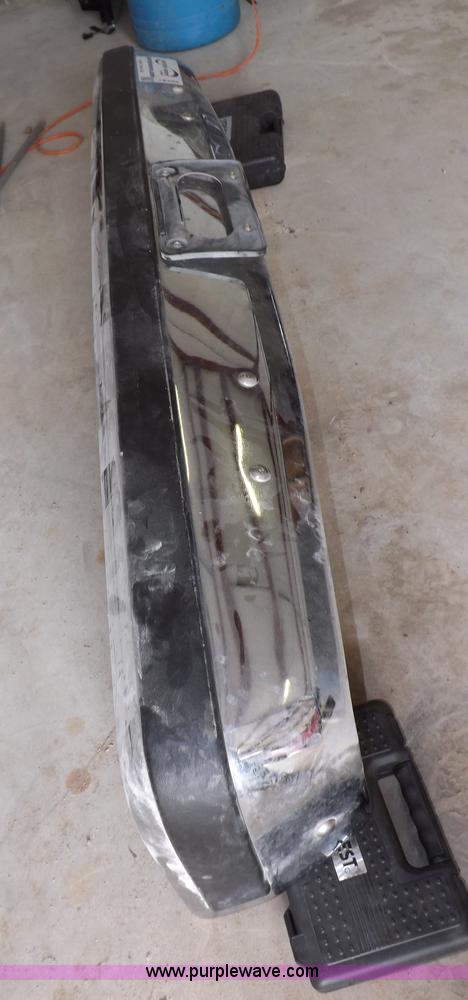 image for item I8498 198 Ford F350 chrome bumper