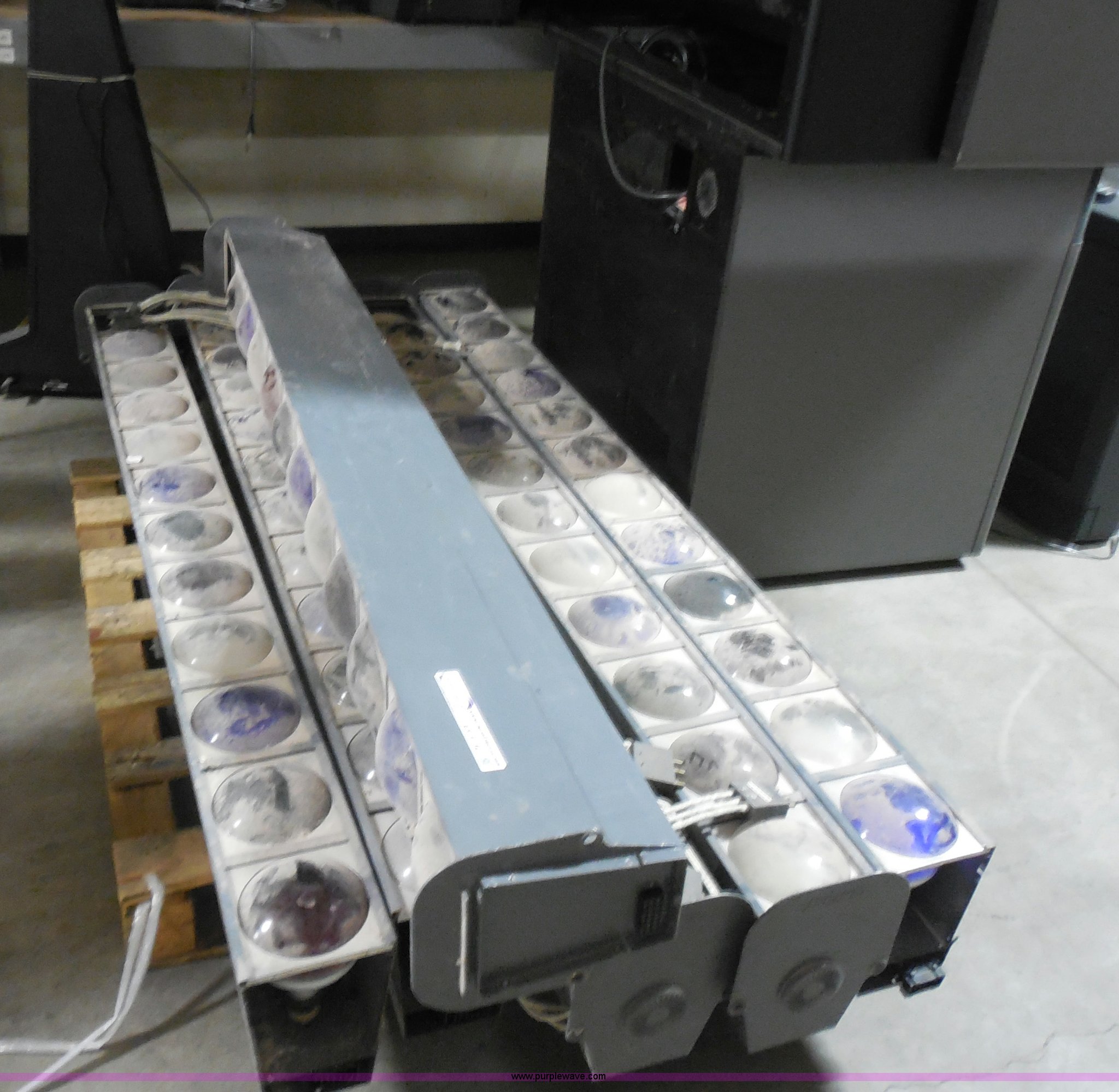 (6) twelve light stage lights in Wichita, KS Item AR9192 sold