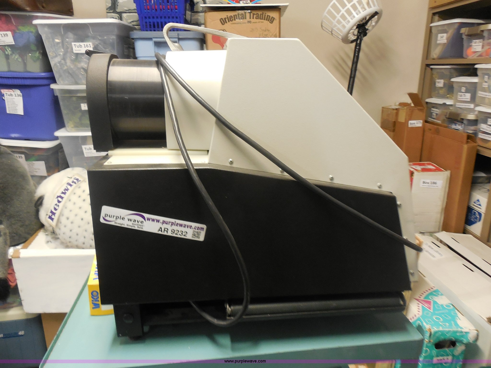 VU-Lyte III wall projector in Derby, KS | Item AR9232 sold | Purple Wave