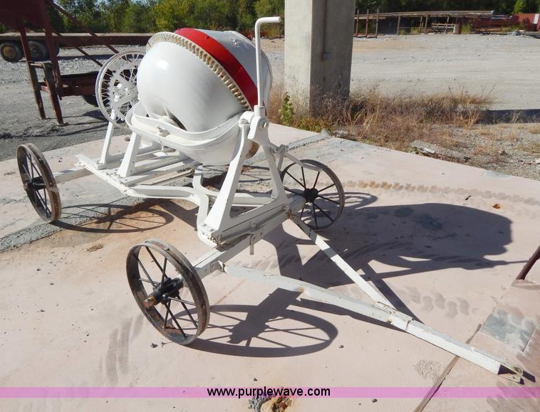 image for item AA9546 Concrete mixer