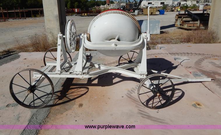 image for item AA9546 Concrete mixer