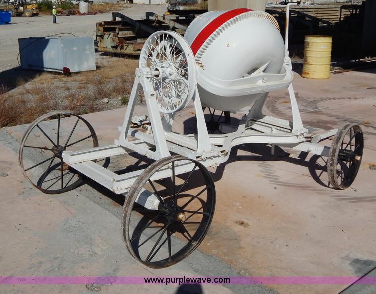 image for item AA9546 Concrete mixer