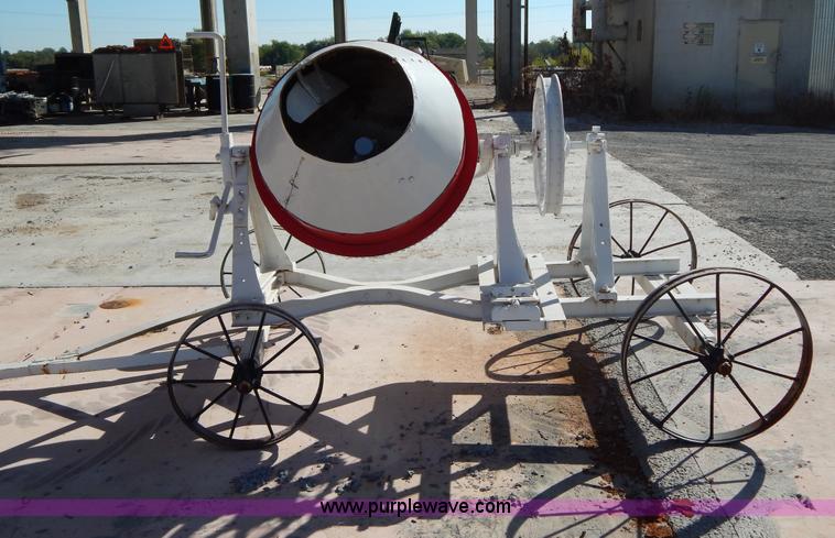 image for item AA9546 Concrete mixer