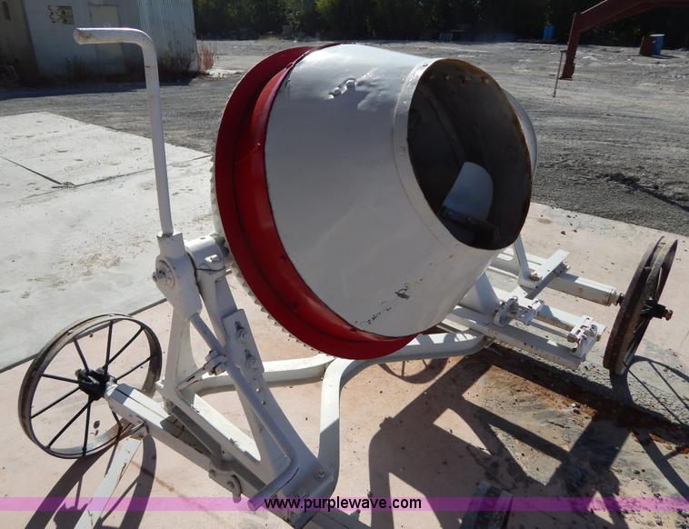 image for item AA9546 Concrete mixer