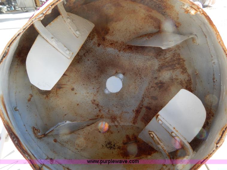 image for item AA9546 Concrete mixer