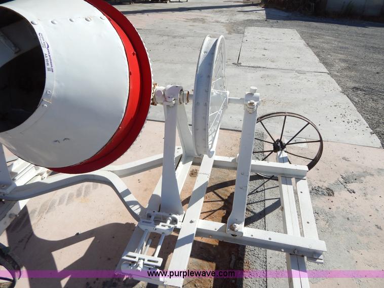 image for item AA9546 Concrete mixer