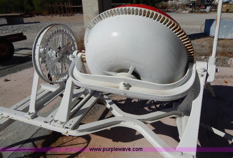 image for item AA9546 Concrete mixer