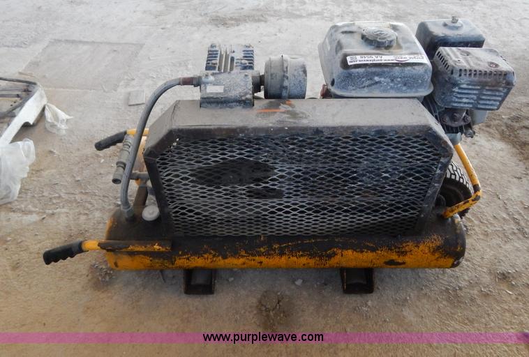 image for item AA9548 DeWalt D55270 air compressor