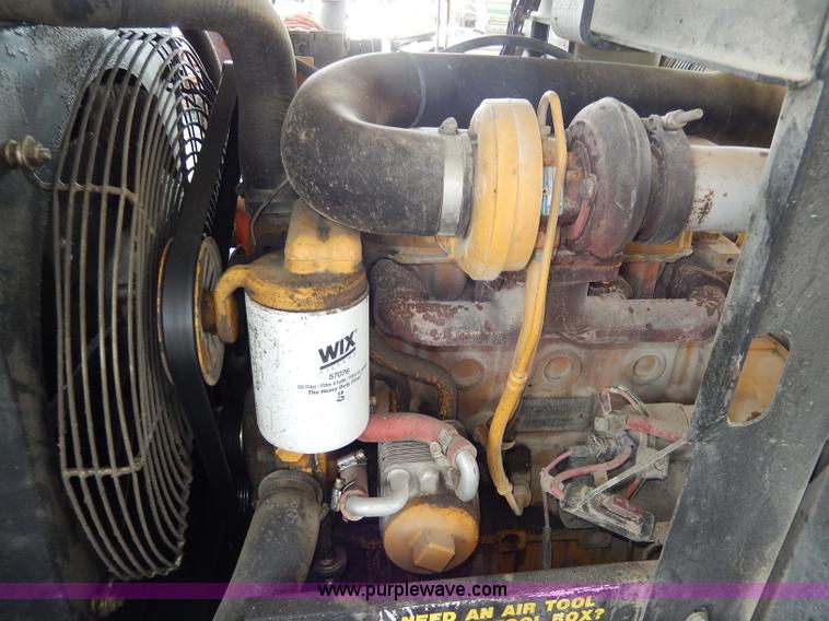 image for item AA9577 Sullair 185 portable compressor