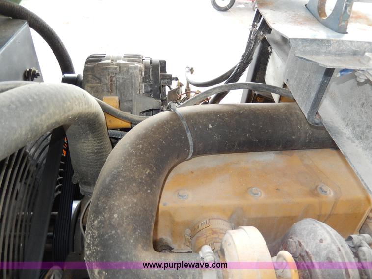 image for item AA9577 Sullair 185 portable compressor