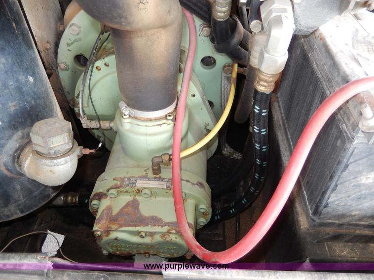 image for item AA9577 Sullair 185 portable compressor