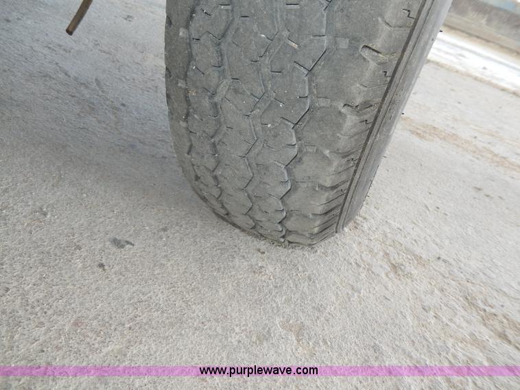 image for item AA9577 Sullair 185 portable compressor