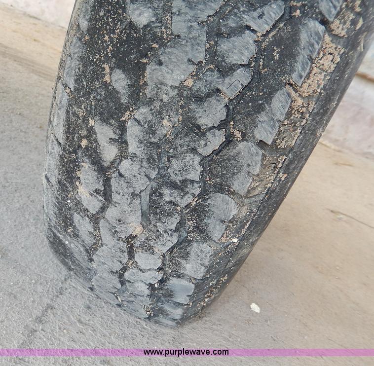 image for item AA9577 Sullair 185 portable compressor