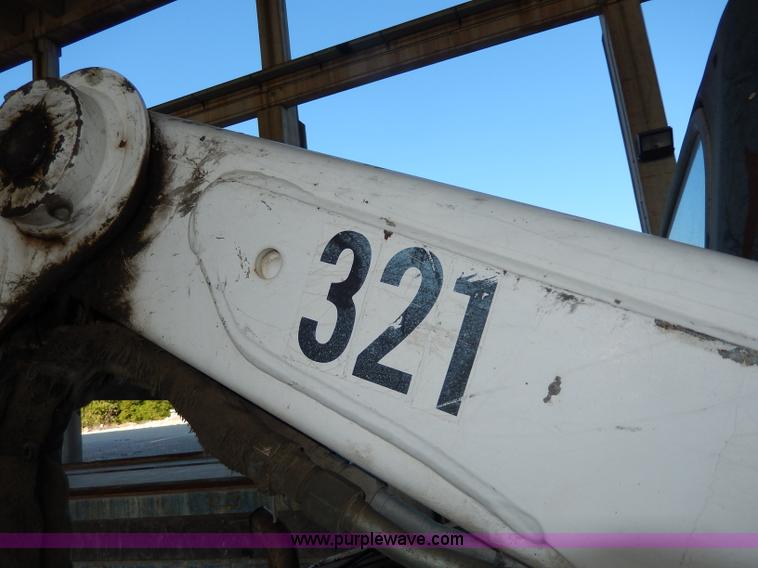 image for item AA9619 1999 Bobcat 873 skid steer