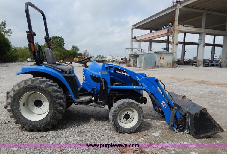 image for item AA9658 New Holland TC33DA tractor