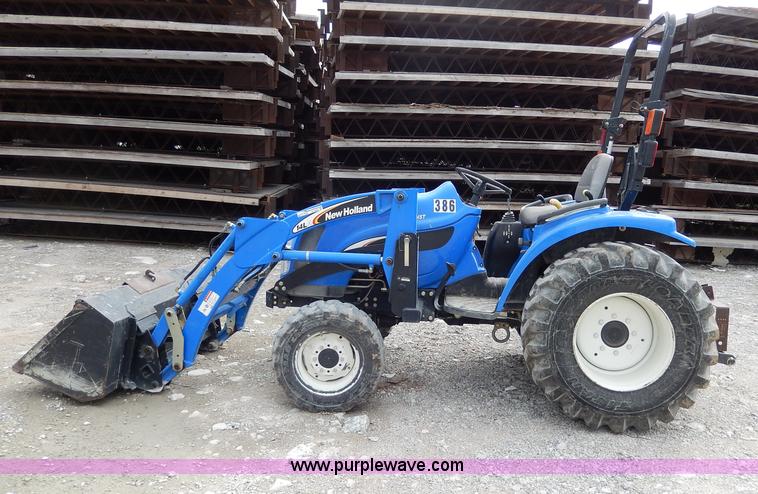 image for item AA9658 New Holland TC33DA tractor