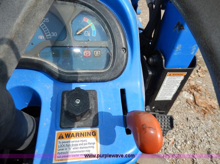 image for item AA9658 New Holland TC33DA tractor