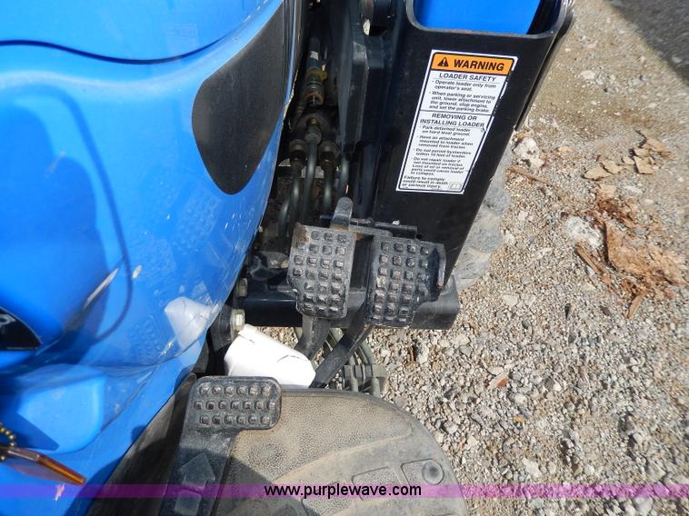 image for item AA9658 New Holland TC33DA tractor