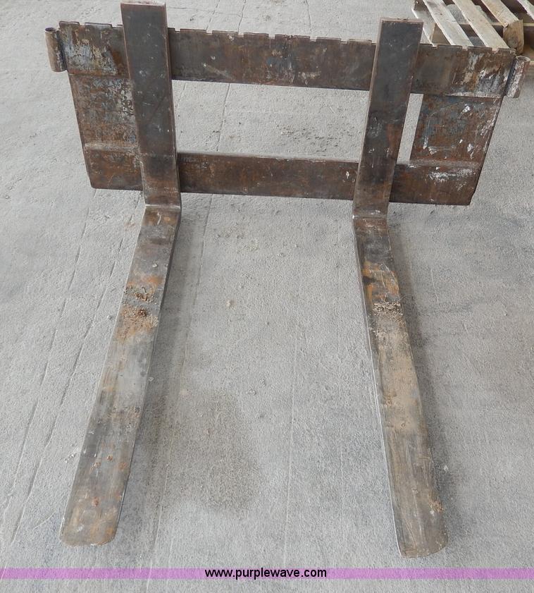 image for item AA9658 New Holland TC33DA tractor