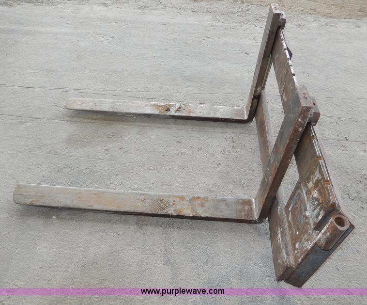 image for item AA9658 New Holland TC33DA tractor