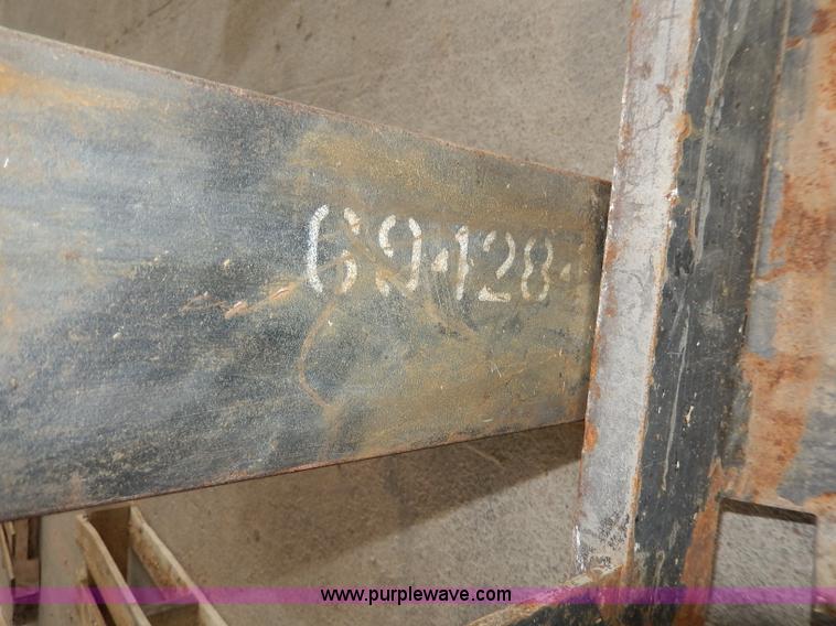 image for item AA9658 New Holland TC33DA tractor