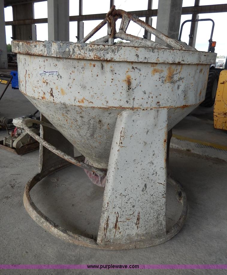 Concrete hopper in Broken Arrow, OK Item AA9663 sold Purple Wave