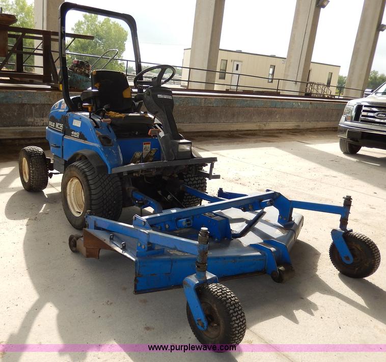 image for item AA9675 New Holland MC35 ZTR lawn mower