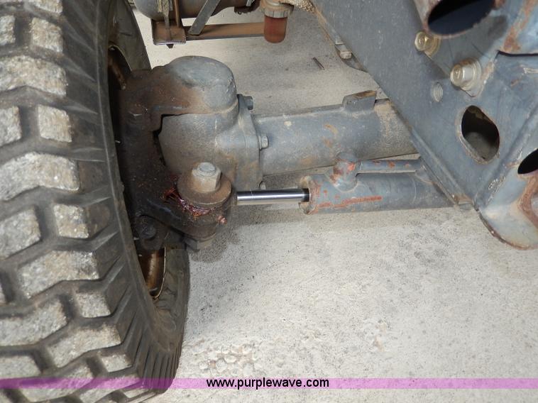 image for item AA9675 New Holland MC35 ZTR lawn mower