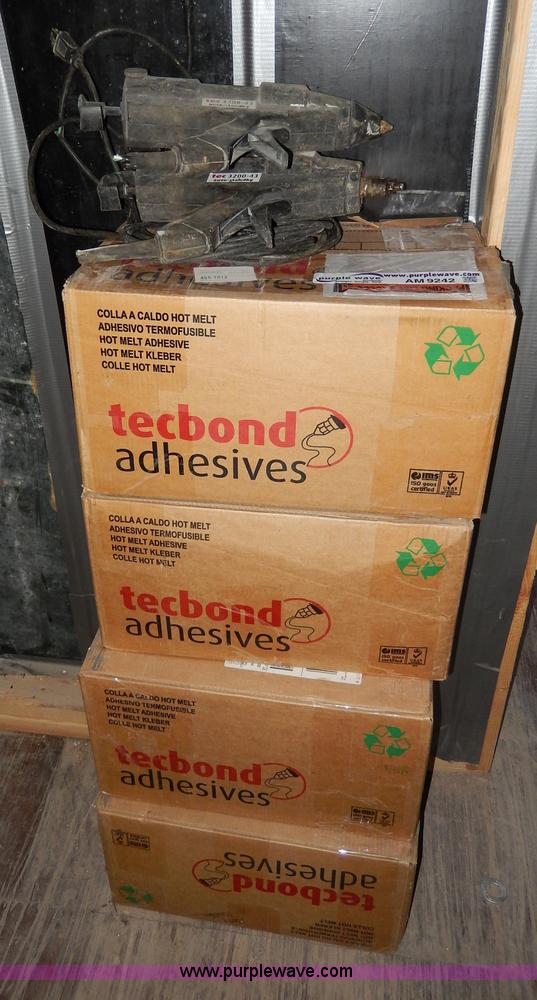 (4) cases of Tecbond Spray Tec HM adhesive in Broken Arrow, OK Item