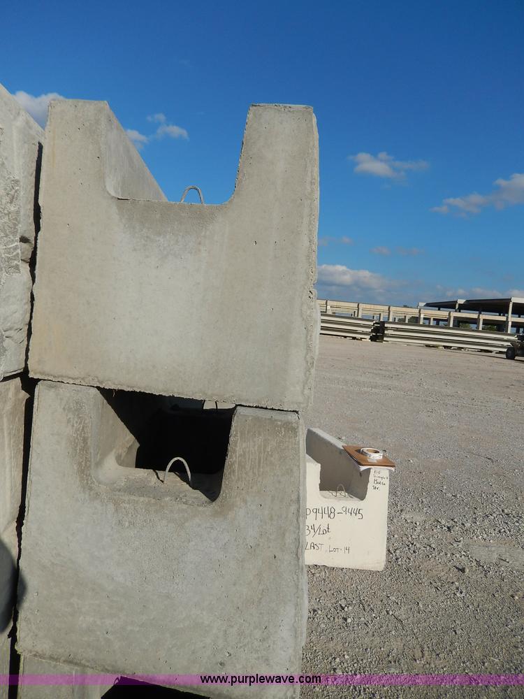 image for item AP9443 (34) decorative concrete field/ledge stone middle blocks