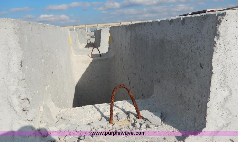 image for item AP9458 (34) decorative concrete ledge stone bottom blocks