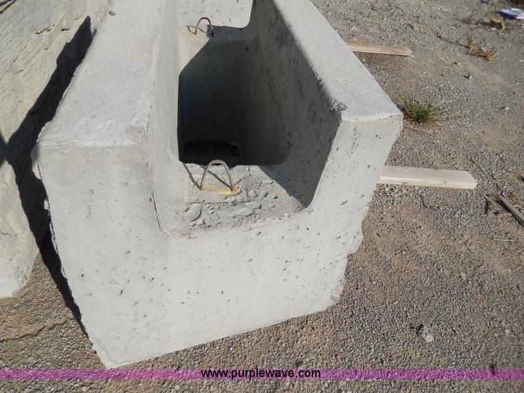 image for item AP9483 (26) decorative concrete ledge stone middle blocks