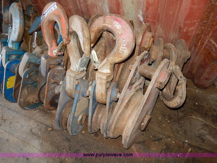 (17) crane sheaves with hooks in Broken Arrow, OK Item AR9739 sold